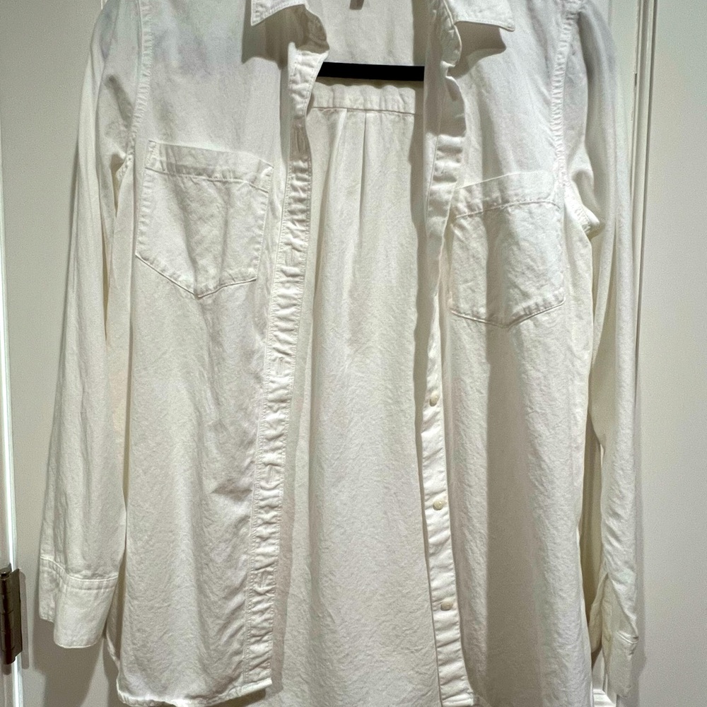 Madewell brend, white shirt. Soft and comfy